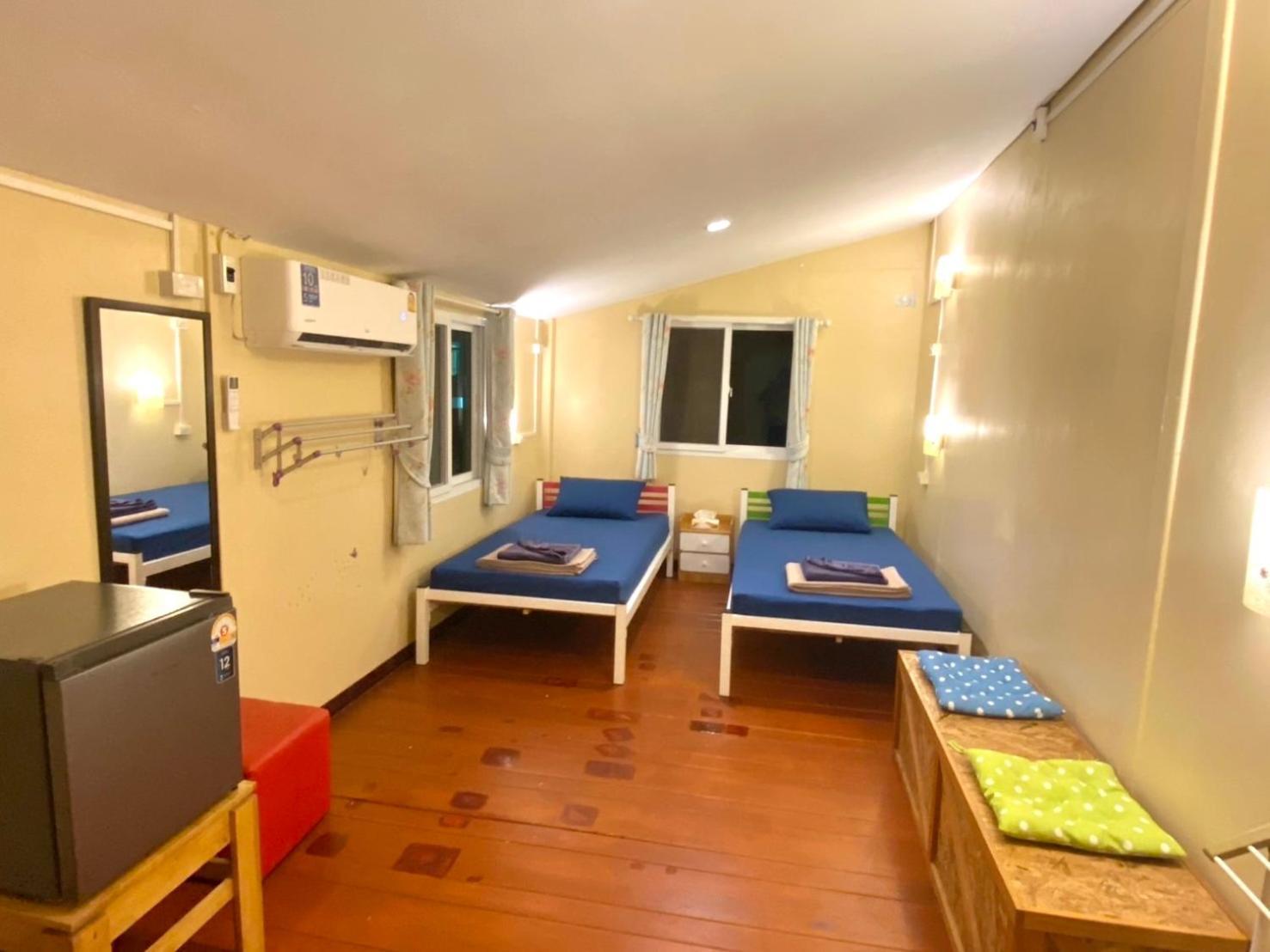 Anya House Hostel Thong Sala Exterior photo